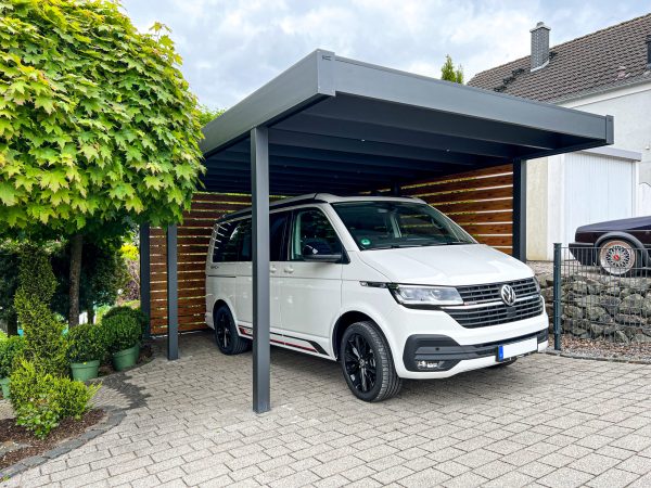 Freestanding carport