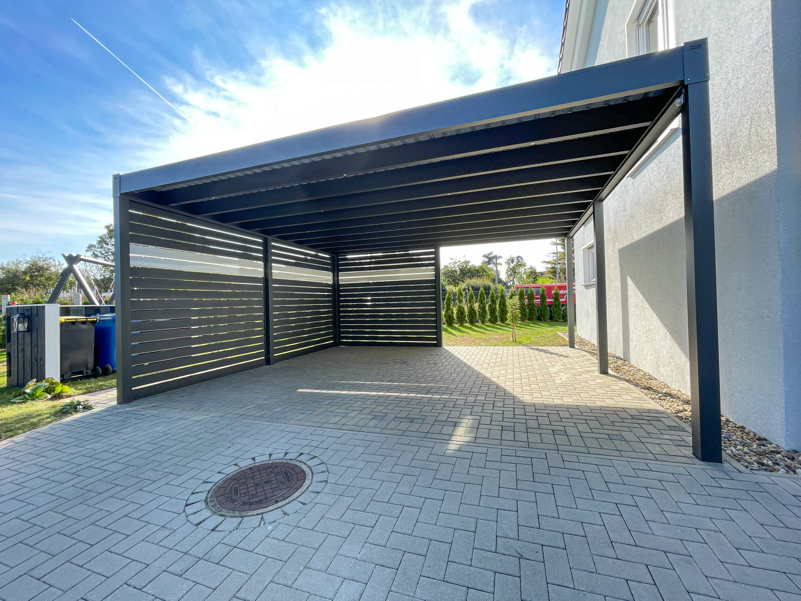 Side-wall-diamond-shaped