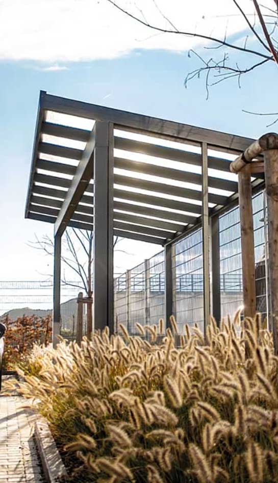 Smoking shelter