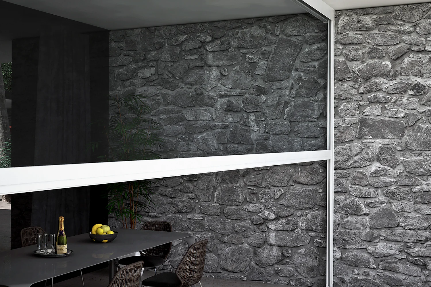 Close view of a LEVANTE vertical ZIP screen and aluminium side guide