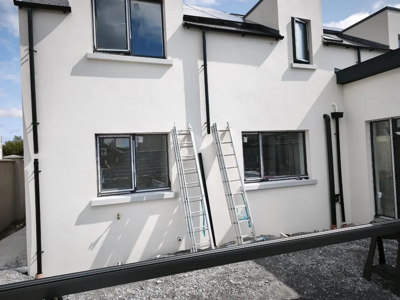 Rear terrace prepared for a made-to-measure pergola installation