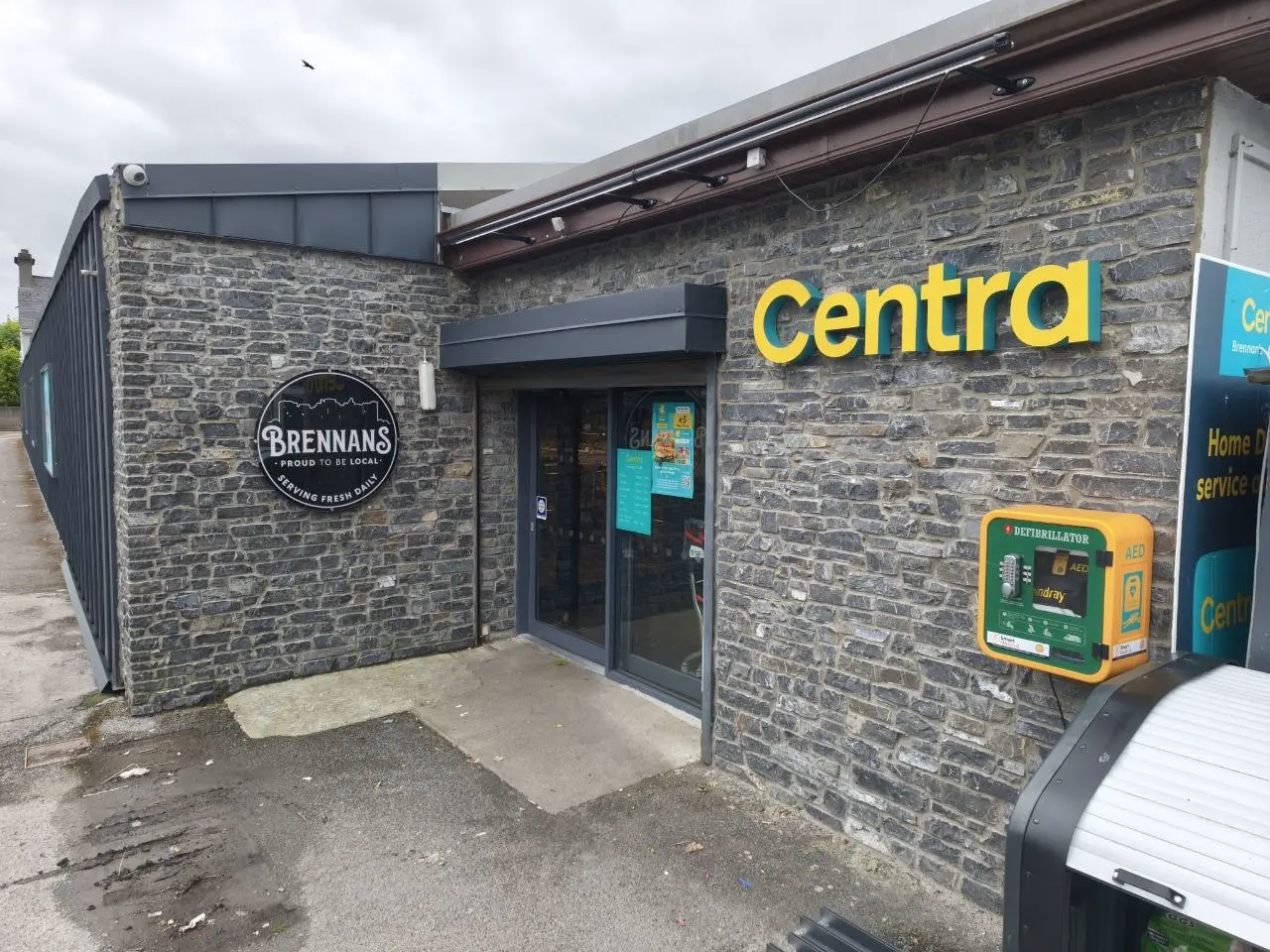 Centra store entrance in Roscommon before installation of the commercial canopy