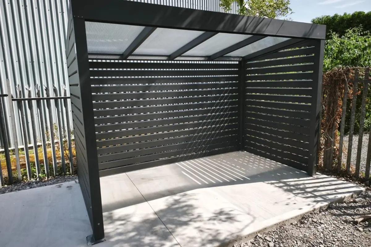 Completed black aluminium smoking shelter for Würth employees in Limerick