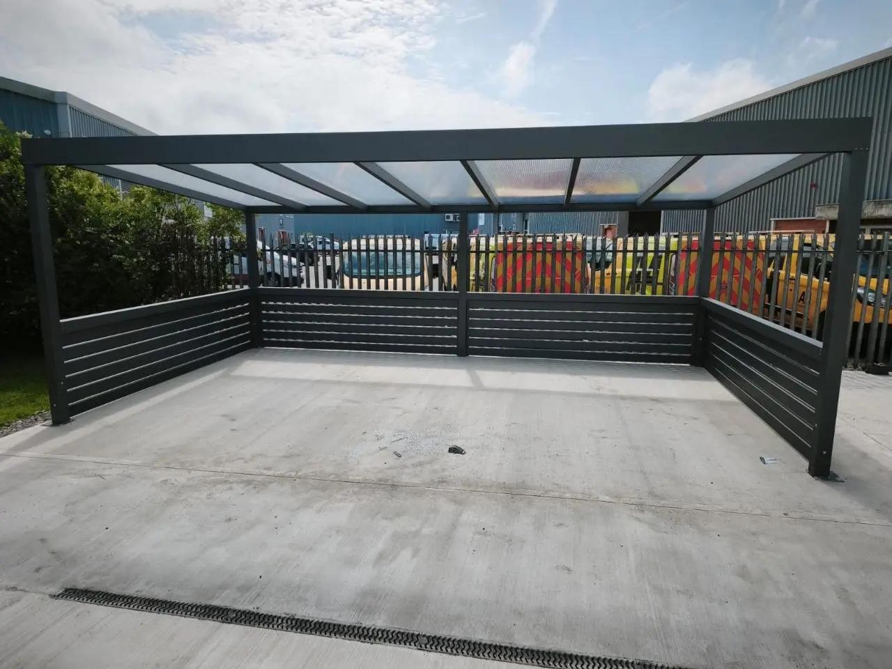 Front view of the completed Würth employee rest shelter in Limerick
