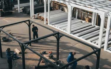 Custom-made aluminium pergola construction