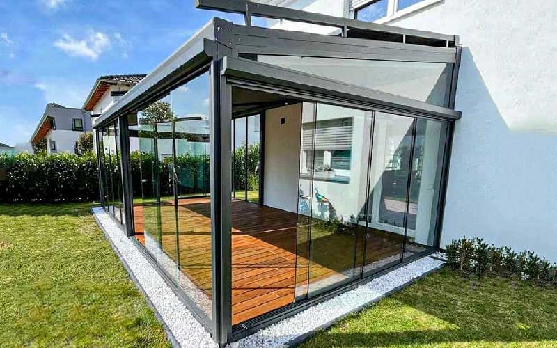 Aluminium outdoor structure with sliding glass system