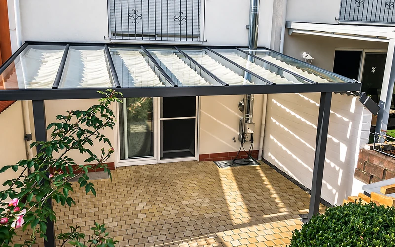 Awning and glazed terrace shading installation example