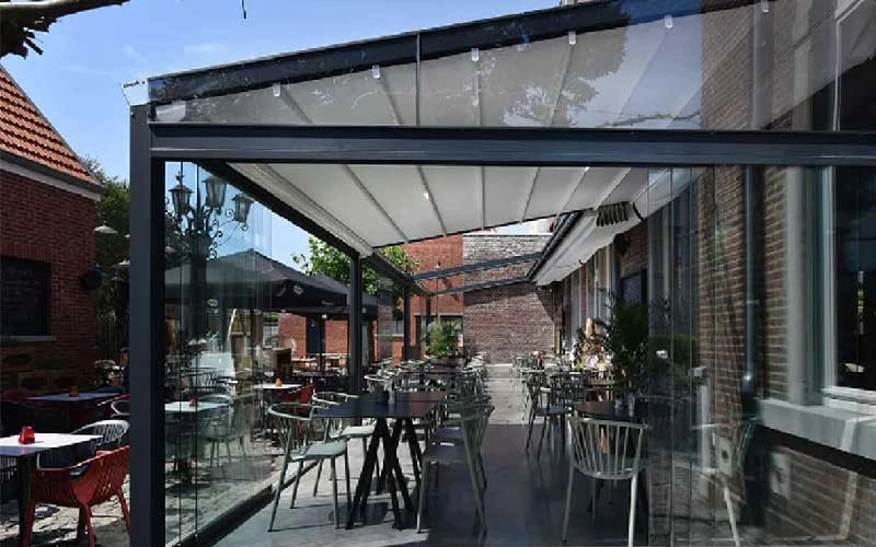 Aluminium canopy with roof and protective side walls