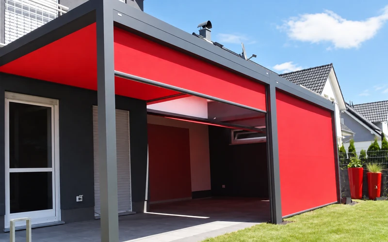 Vertical awning and side screen system for an outdoor terrace