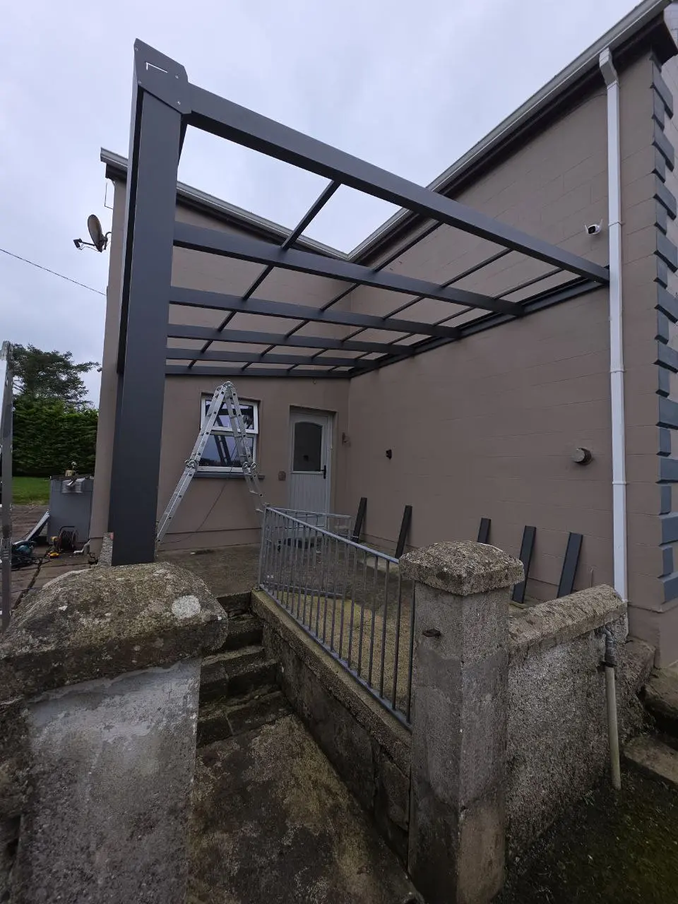 Detailed view of the aluminium canopy roof framework in Cavan