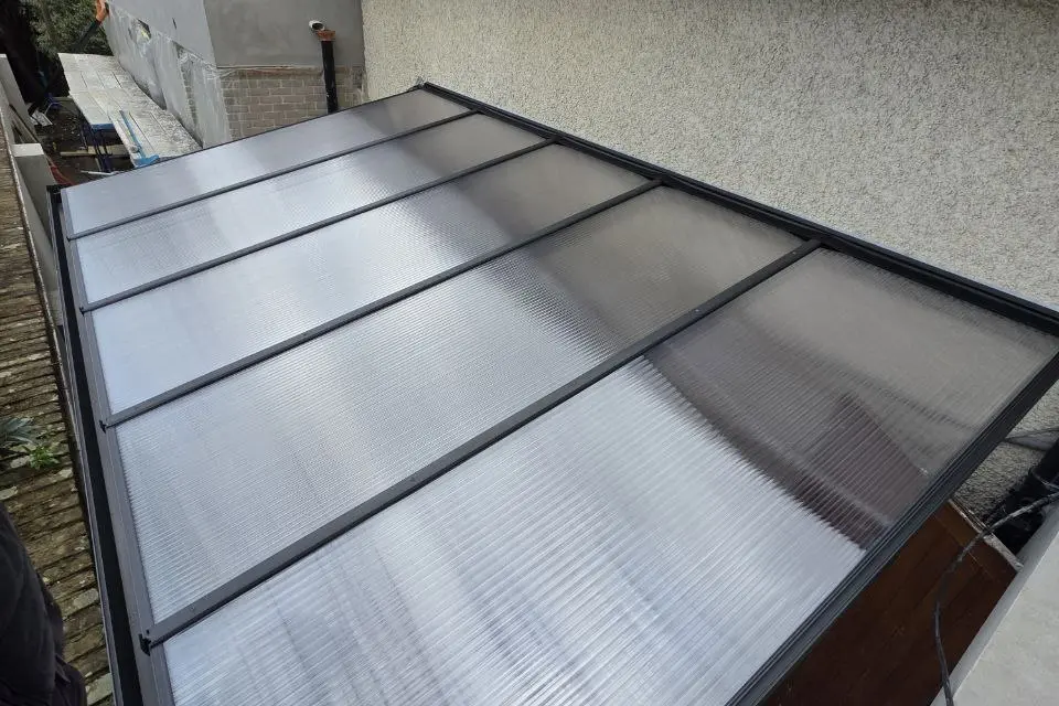 Wall-mounted clear polycarbonate canopy completed in Dublin